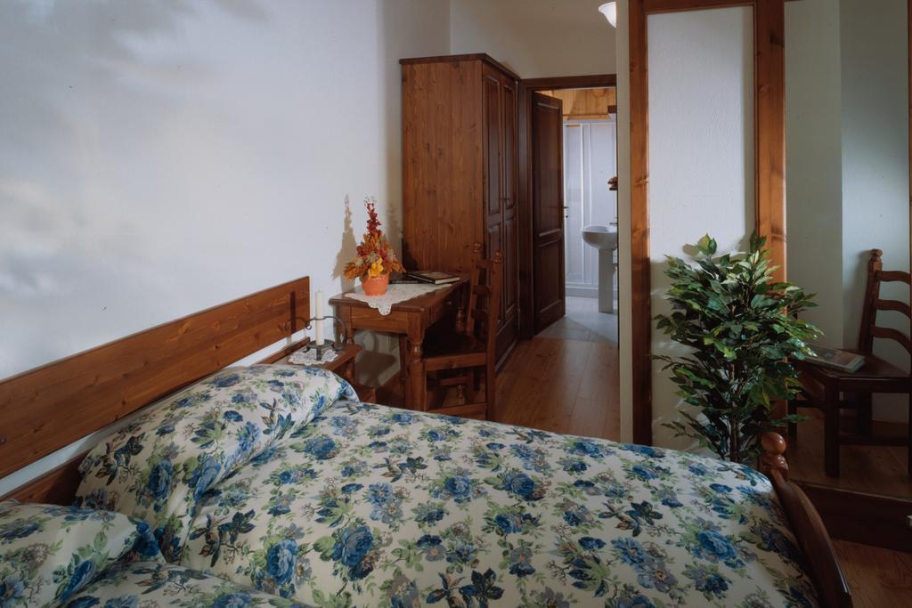 Hotel Masoun dou Caro Pont-Saint-Martin Habitación foto